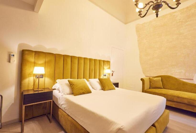 اتاق سوپریور با تخت بزرگ, Residenza Maglioni Al Battistero
