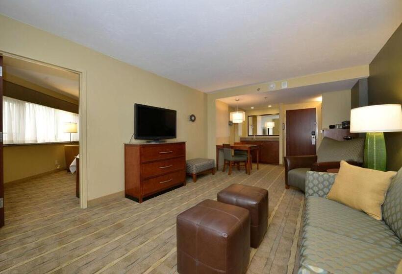 Люкс Кровать Кинг, Oshkosh Marriott Waterfront Hotel & Convention Center