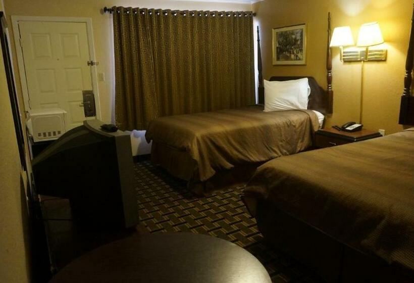 스탠다드 룸 더블 침대 2개, Budget Inn Malvern