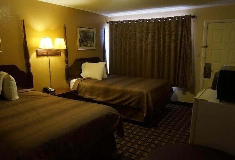 חדר סטנדרט שתי מיטות זוגיות, Budget Inn Malvern