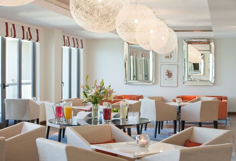 Номер Клуб Вид на Море, Ja Ocean View Hotel, Jumeirah Beach Dubai