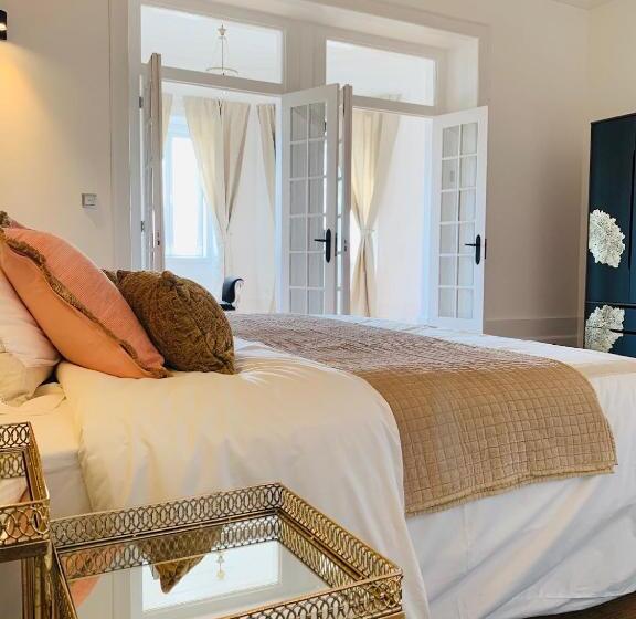 اتاق لوکس با تخت بزرگ, Refúgio Dourado