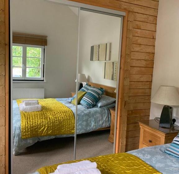 Номер Deluxe, The Cottage Bed & Breakfast