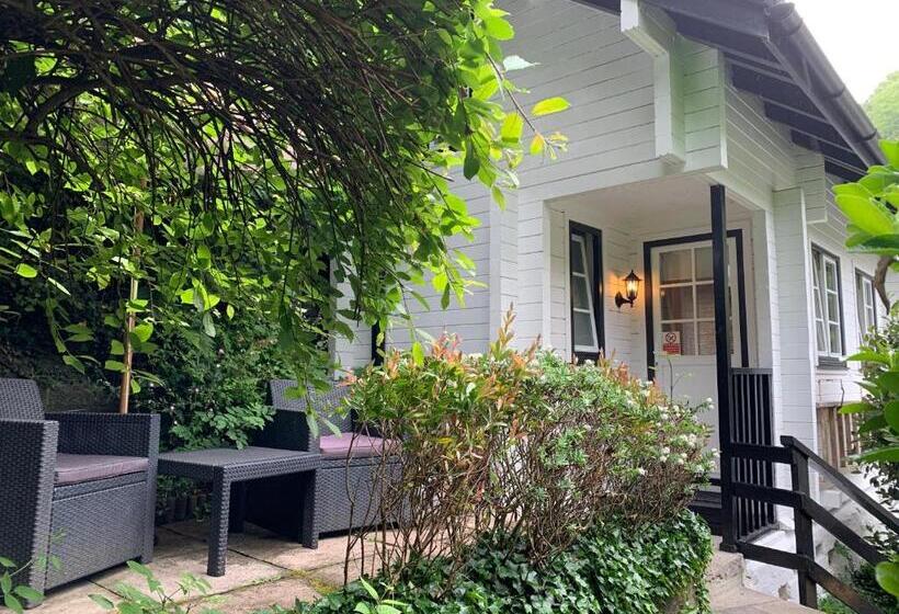 Номер Deluxe, The Cottage Bed & Breakfast