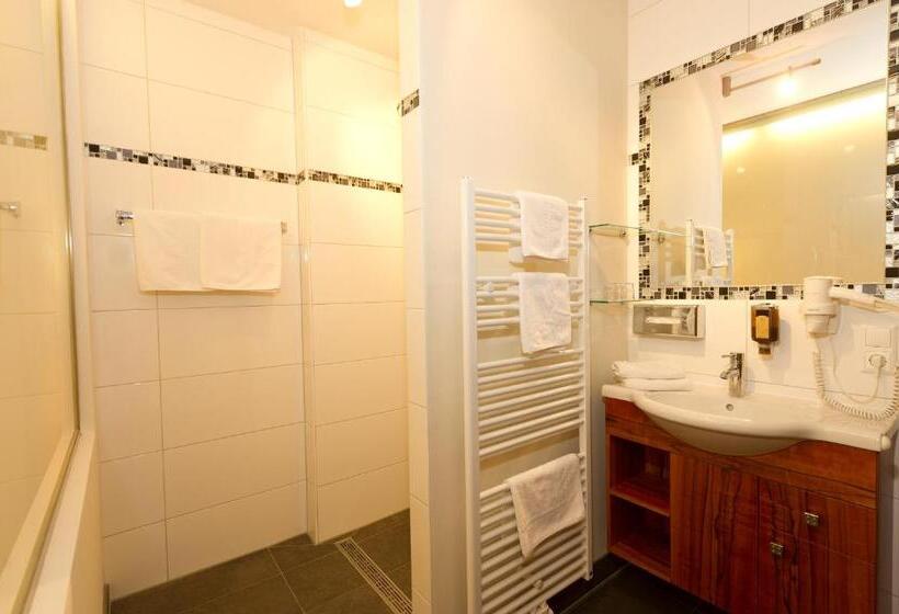 Номер Стандарт с Балконом, Genusshotel Almrausch