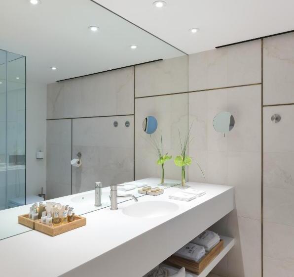 Номер Superior, Sense Hotel Sofia, A Member Of Design Hotels