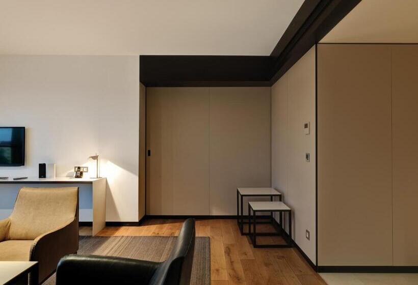 Люкс, Sense Hotel Sofia, A Member Of Design Hotels