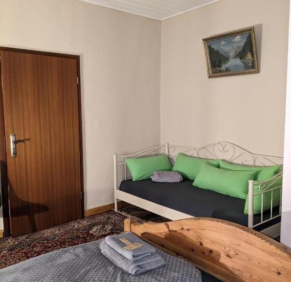 Номер Стандарт, Gasthaus Zum Goldenen Roß