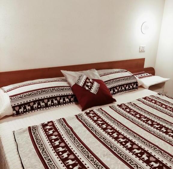 Номер Стандарт Трехместный, Aparthotel Strembo