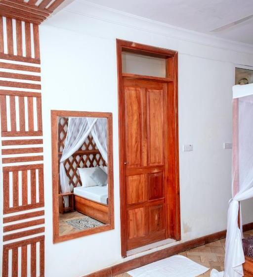 Номер Deluxe, Kuti Hotel Stone Town