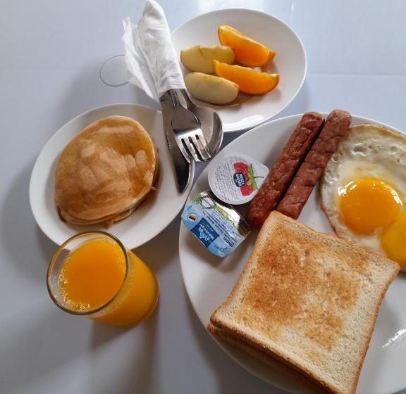 اتاق لوکس با بالکن, Aasna Inn