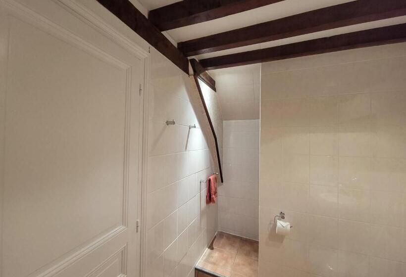 Номер Superior, Château De Surville