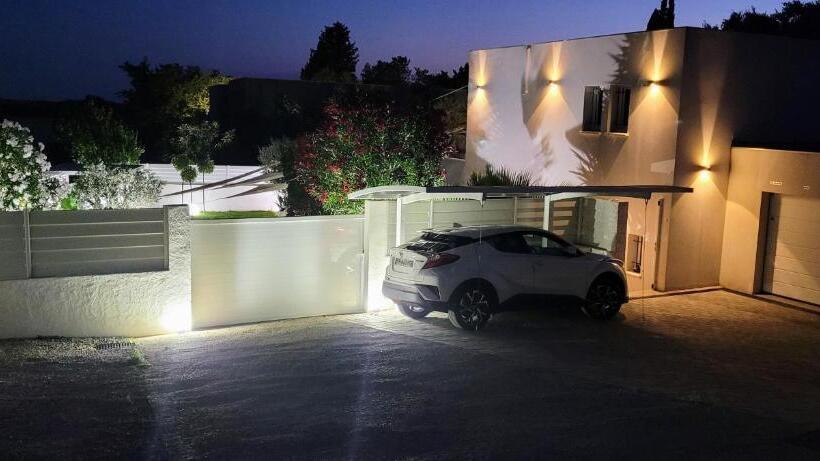 Номер Стандарт Вид на Бассейн, Villa La Valentine 1