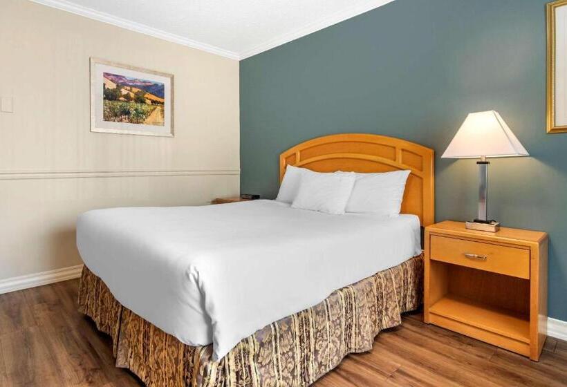 スタンダードルーム, Econo Lodge Inn & Suites