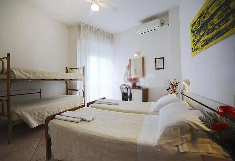 4인용 스탠다드 룸, Galles Rimini