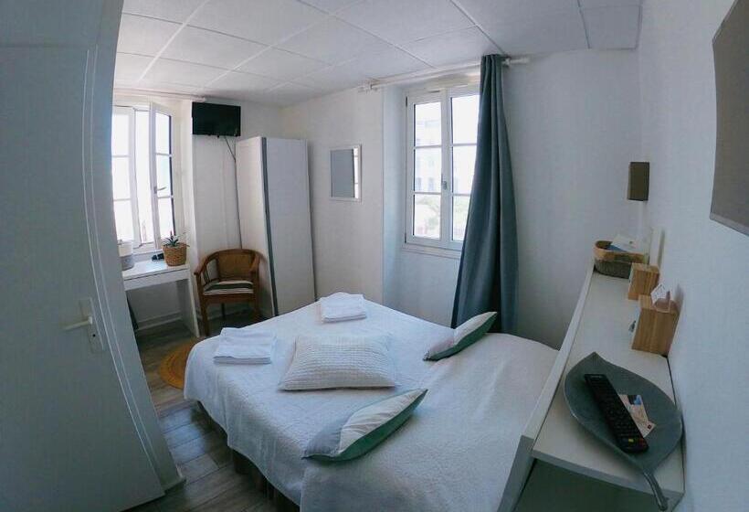 Номер Стандарт, Le Petit Hôtel