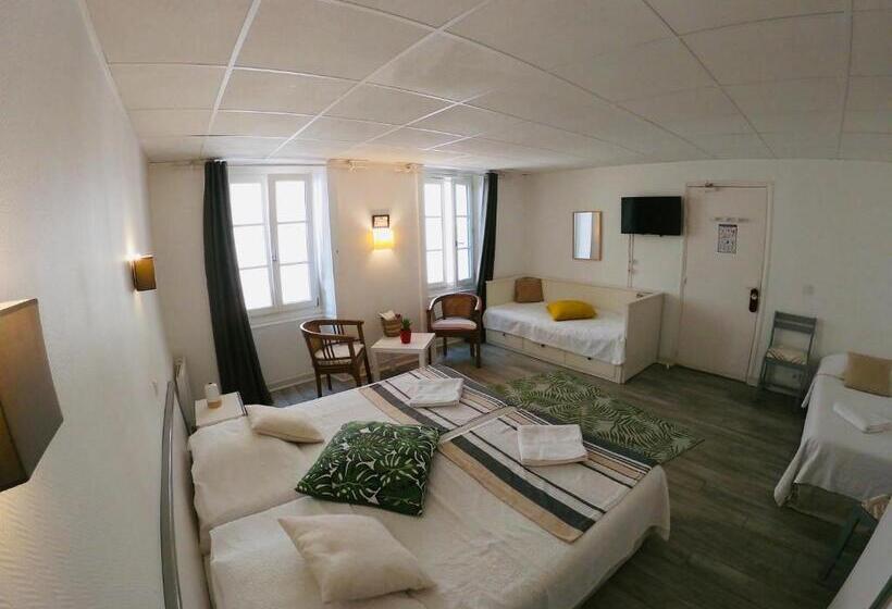 Номер Стандарт Трехместный, Le Petit Hôtel