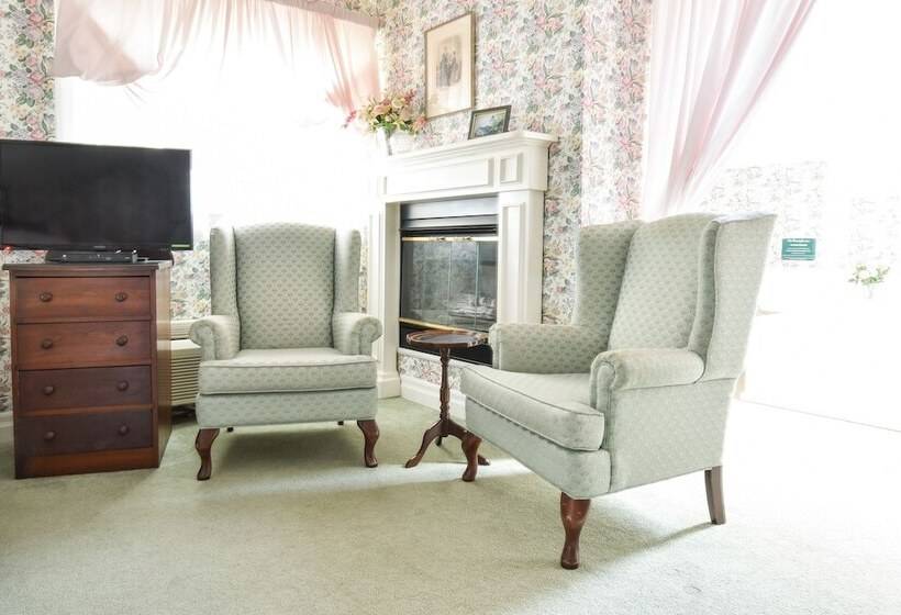 Номер Superior, The Waring House