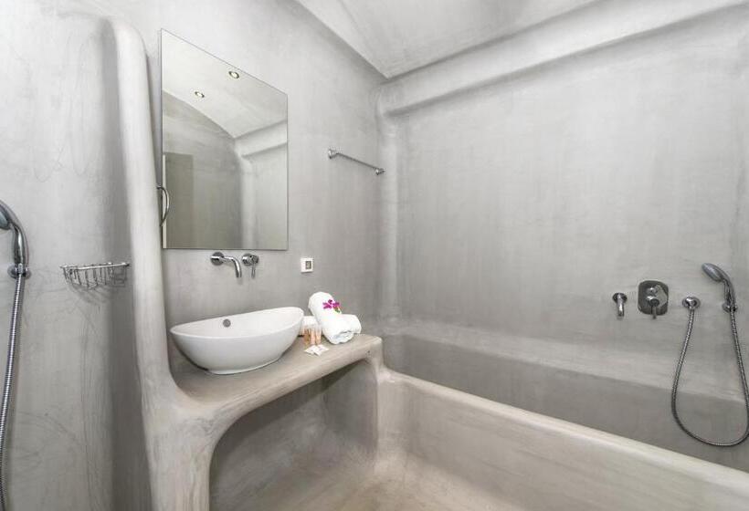 Люкс Вид на Море, Blue Waves Suites & Apartments