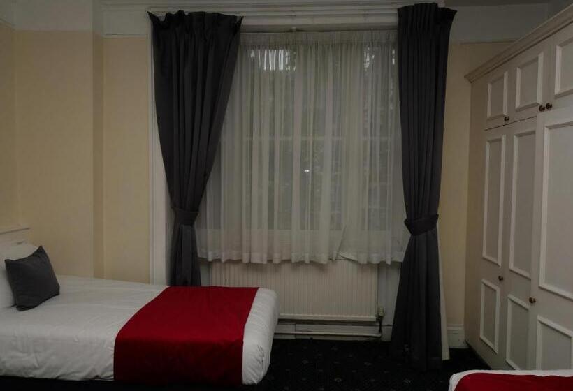 اتاق استاندارد سه تخته با سرویس بهداشتی مشترک, Arran House