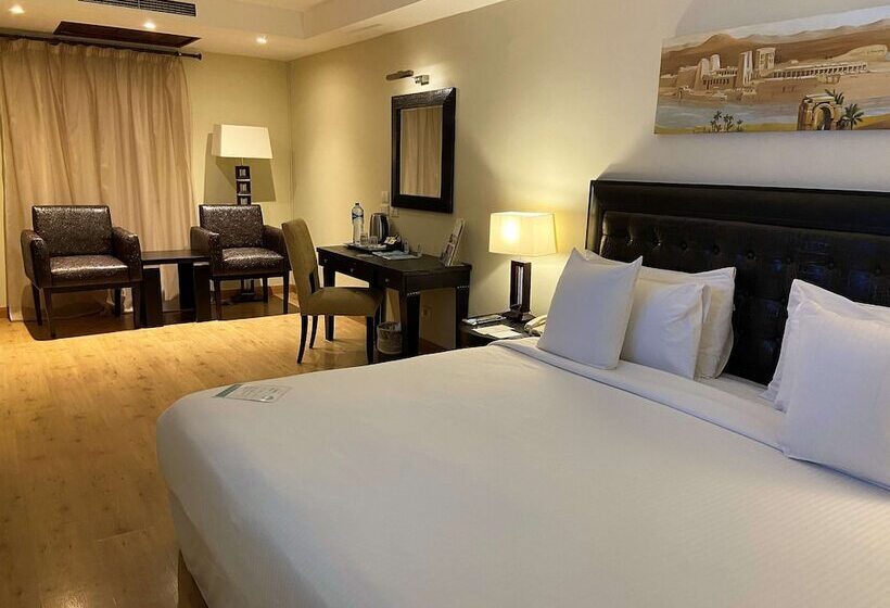 سوییت جونیور لوکس, Barcelo Cairo Pyramids