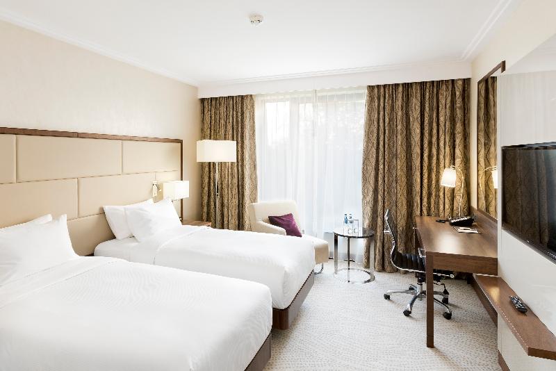 Номер Стандарт Вид на Сад, Doubletree By Hilton Hotel & Conference Centre Warsaw