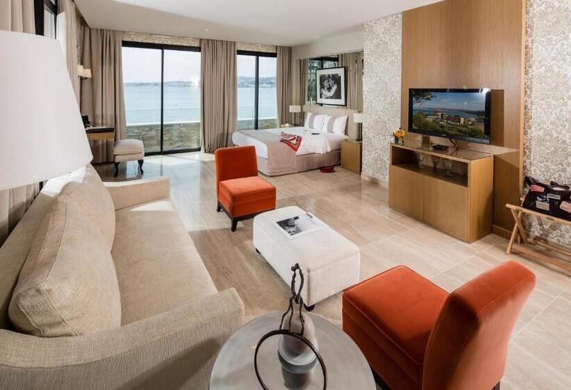 Полулюкс Вид на Море, Hostellerie La Farandole