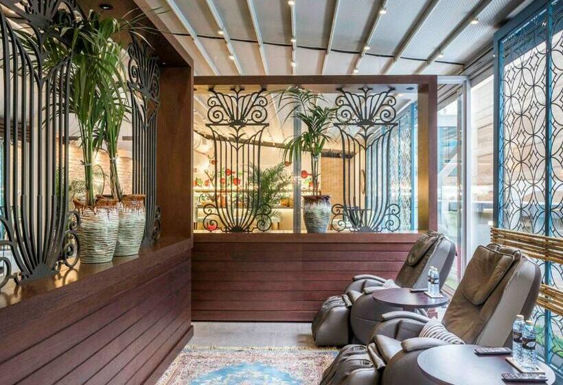Номер Deluxe с Видом, Sofitel Dubai Downtown