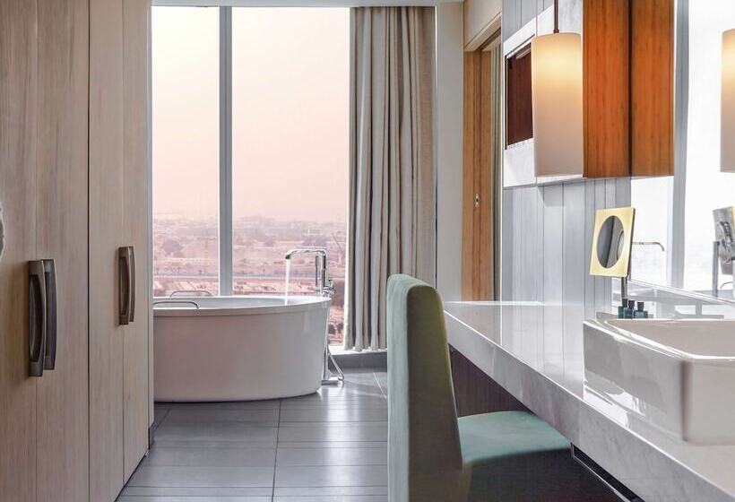 Клубный люкс с видом, Sofitel Dubai Downtown