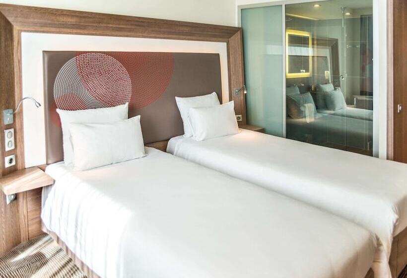 Номер Superior, Novotel Sofia