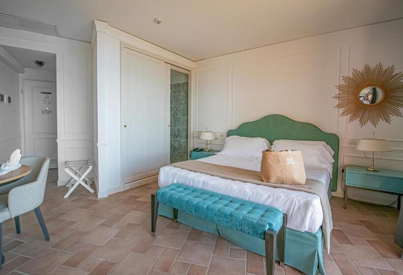 اتاق سوپریور با چشم‌انداز جانبی دریا, Golfo Dei Poeti Relais & Spa