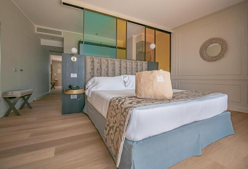 سوییت جونیور, Golfo Dei Poeti Relais & Spa