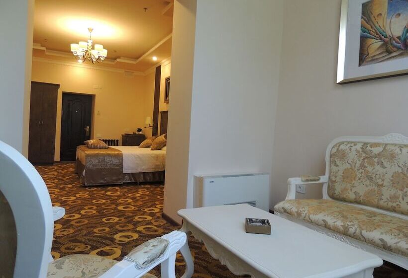 주니어 스위트, Imperial Palace Hotel Yerevan