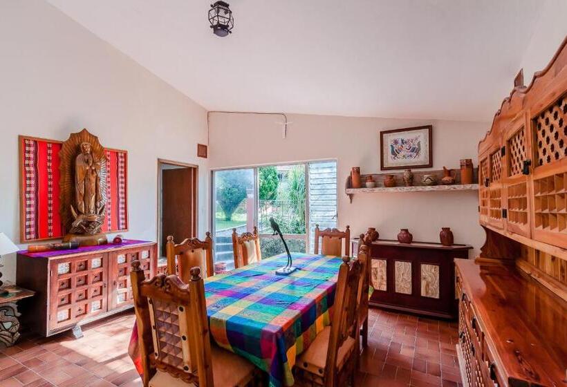 بنگله خانوادگی, Casa Jacobina Tepoztlán