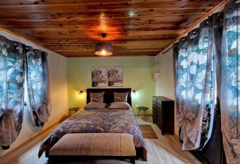 اتاق استاندارد با چشم‌انداز باغ, Chambres Et Tables D Hote Du Voyageur