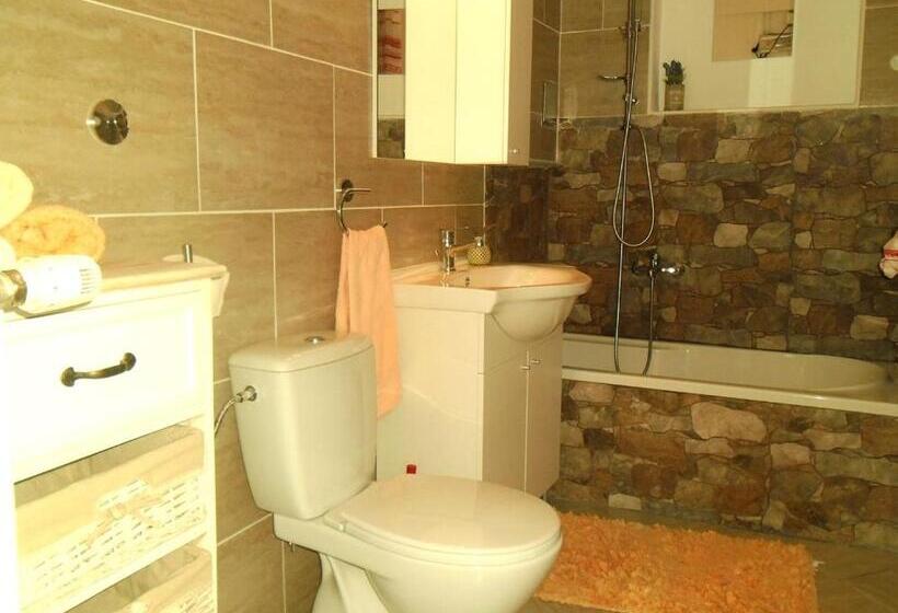 آپارتمان 2 خوابه, Apartment Biro Kestenovi