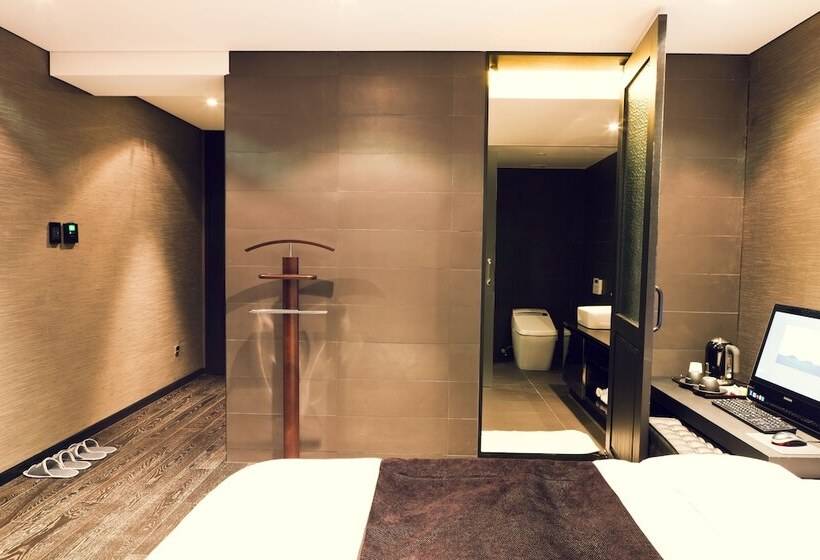 Номер Deluxe, Busan Amare