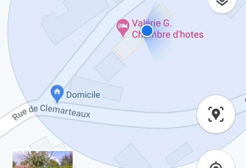 带共用浴室的标准房间, Valérie Gouffé