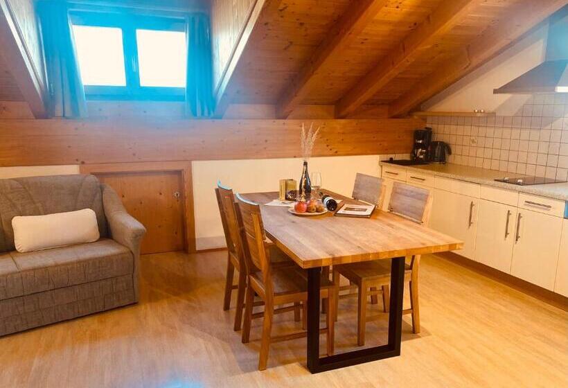 Апартаменты 1 Спальня Вид на Бассейн, Engadiner Apartments & Wines