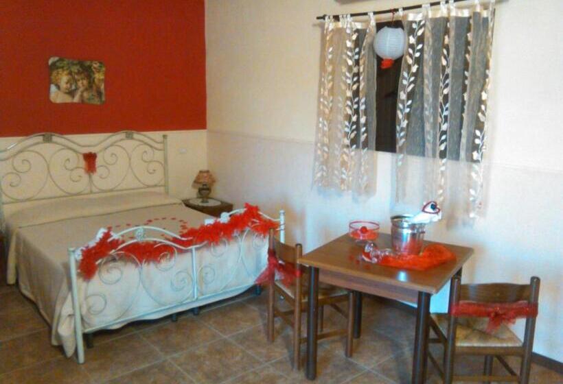 اتاق استاندارد سه نفره, Agriturismo La Maddalena