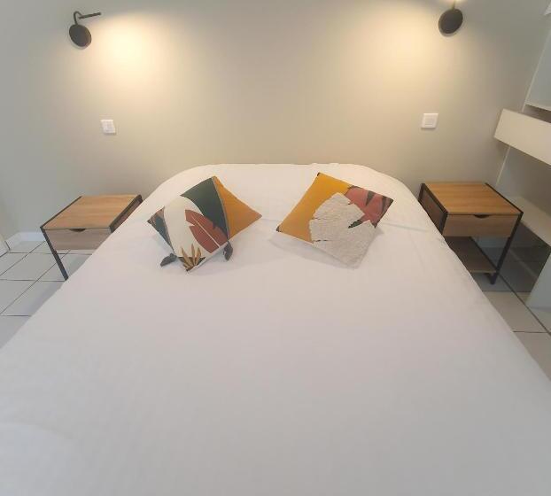 Family Suite, Alicia Auray Le Bono