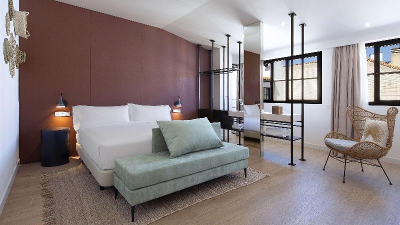 اتاق سوپریور با تخت بزرگ, Atocha Hotel Madrid, Tapestry Collection By Hilton