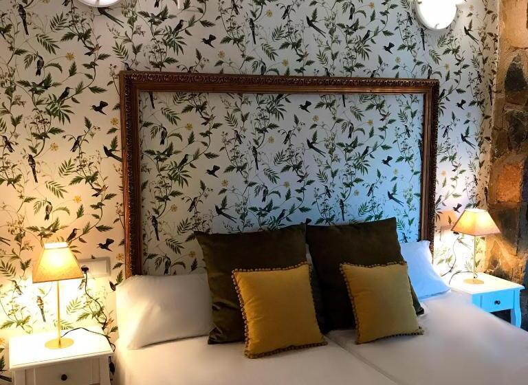 스탠다드 트리플 룸, Hostal Leon Dormido