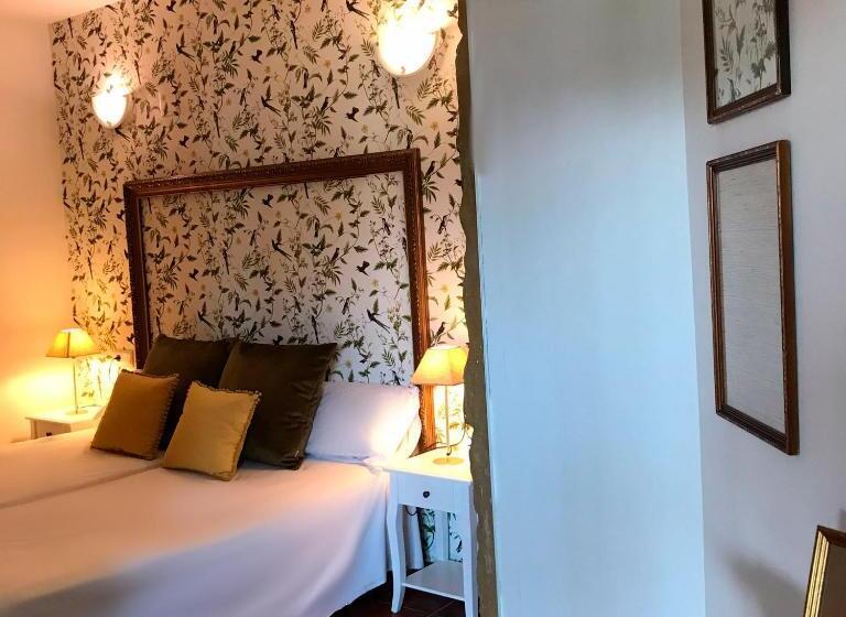 Номер Стандарт Трехместный, Hostal Leon Dormido