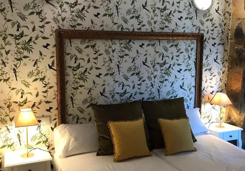 스탠다드 트리플 룸, Hostal Leon Dormido