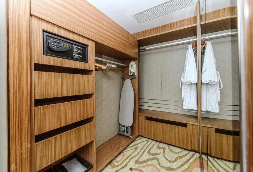 Номер Deluxe Вид на Горы, Mission Hills Hotel Resorts Dongguan