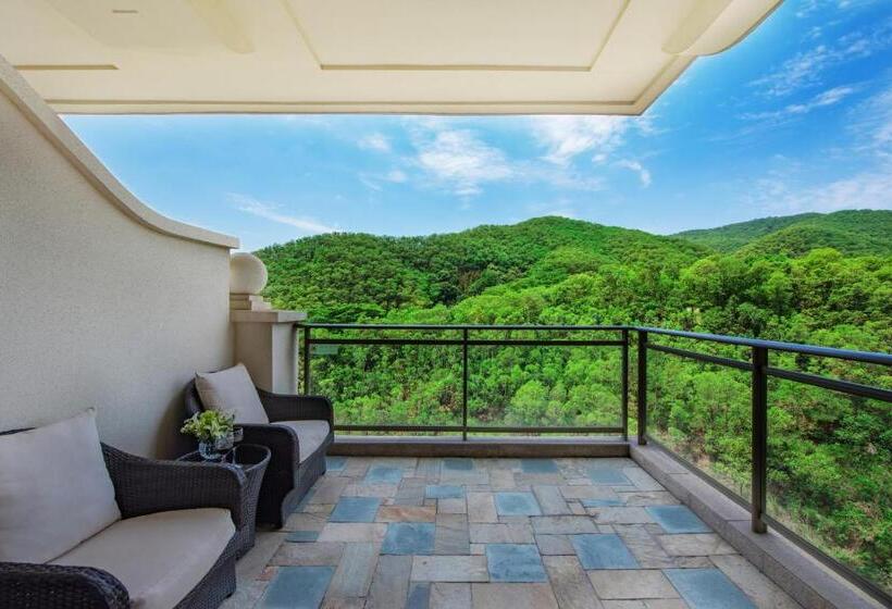 Номер Executive, Mission Hills Hotel Resorts Dongguan