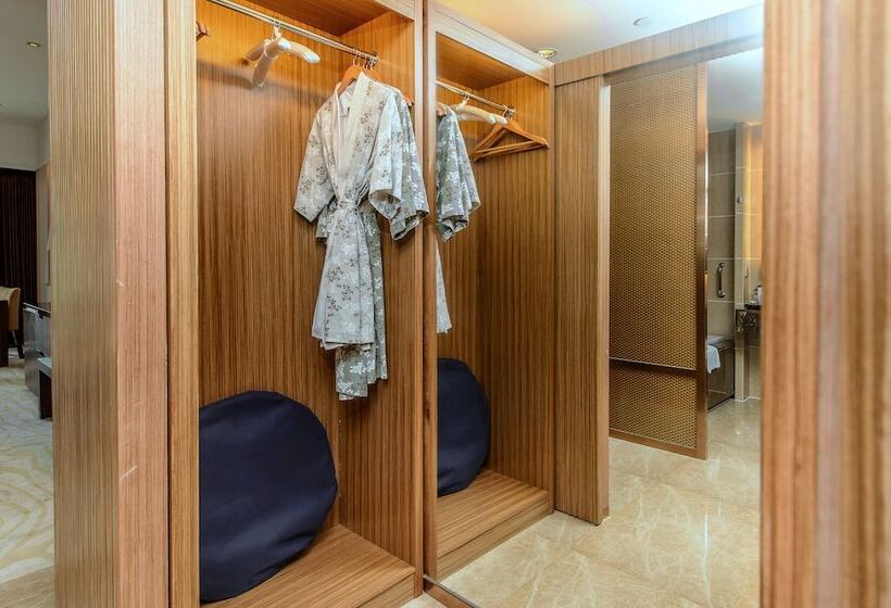 Номер Deluxe Вид на Горы, Mission Hills Hotel Resorts Dongguan