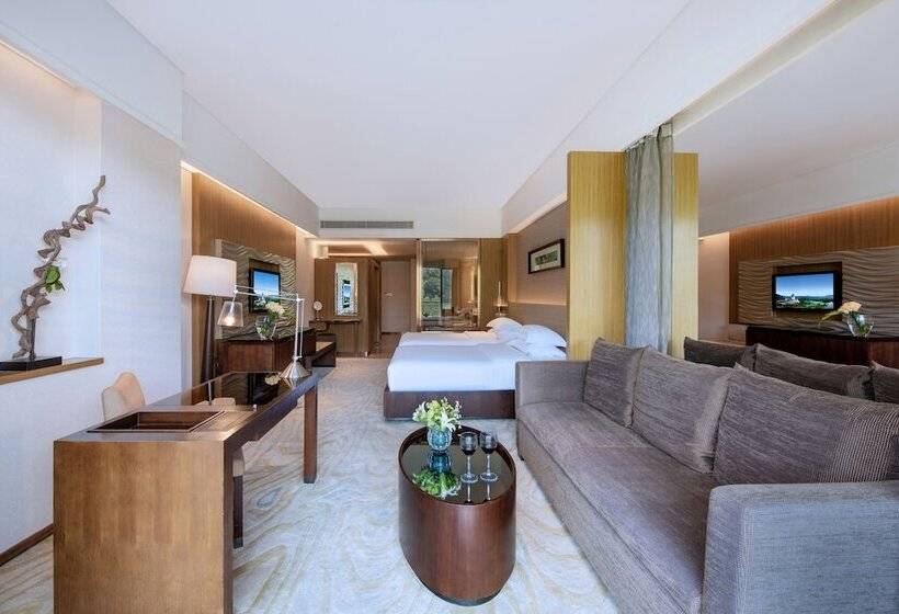 Номер Премиум Вид на Озеро, Mission Hills Hotel Resorts Dongguan