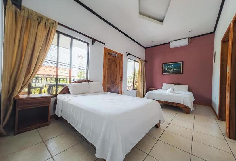 Номер Стандарт с Балконом, Poshtel Arenal
